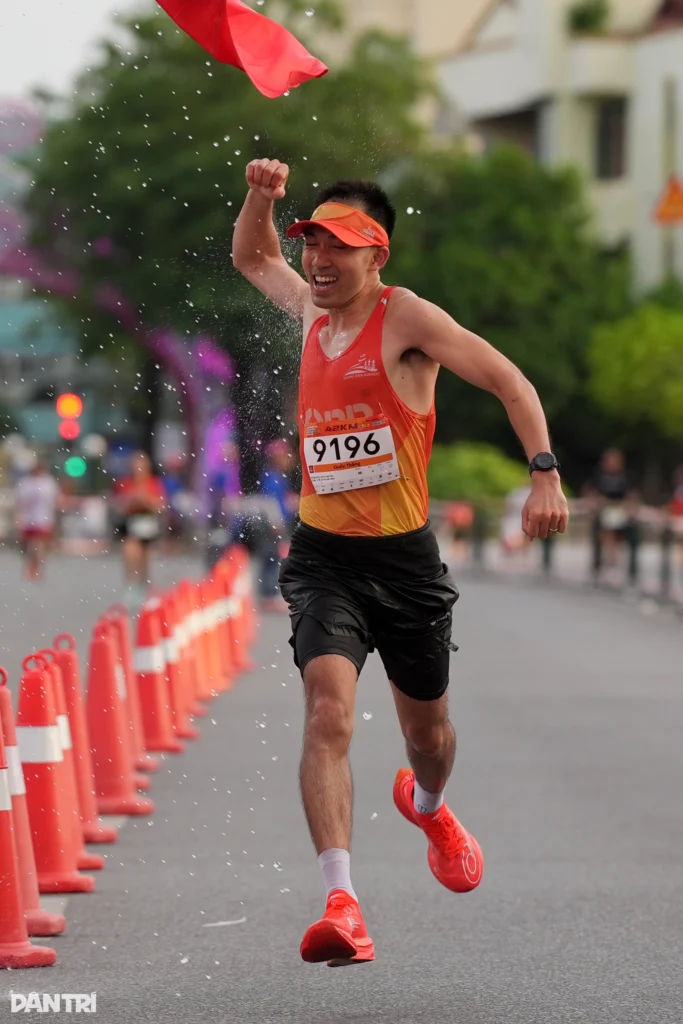 Khoảnh khắc ấn tượng, chạm cảm xúc cùng Quảng Trị International Marathon