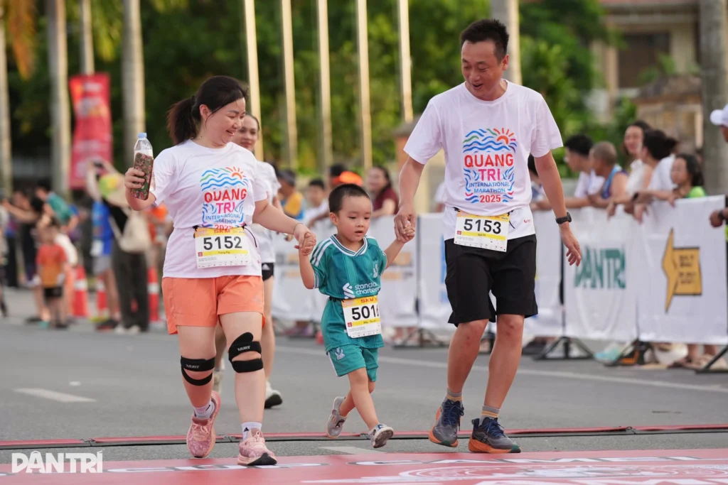 Khoảnh khắc ấn tượng, chạm cảm xúc cùng Quảng Trị International Marathon