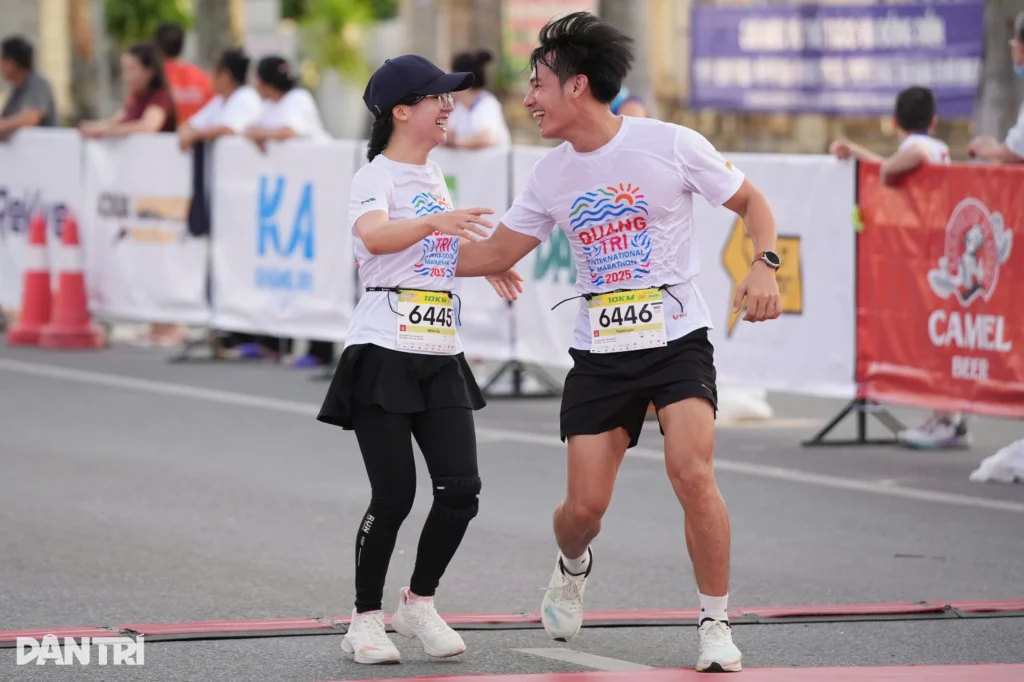 Khoảnh khắc ấn tượng, chạm cảm xúc cùng Quảng Trị International Marathon