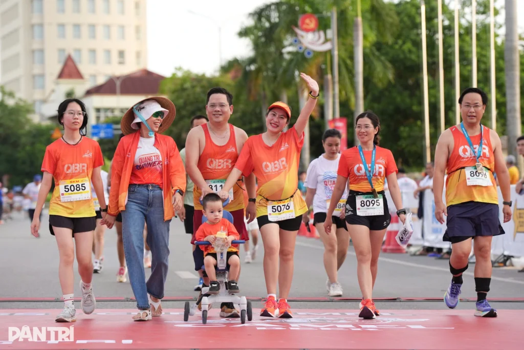 Khoảnh khắc ấn tượng, chạm cảm xúc cùng Quảng Trị International Marathon