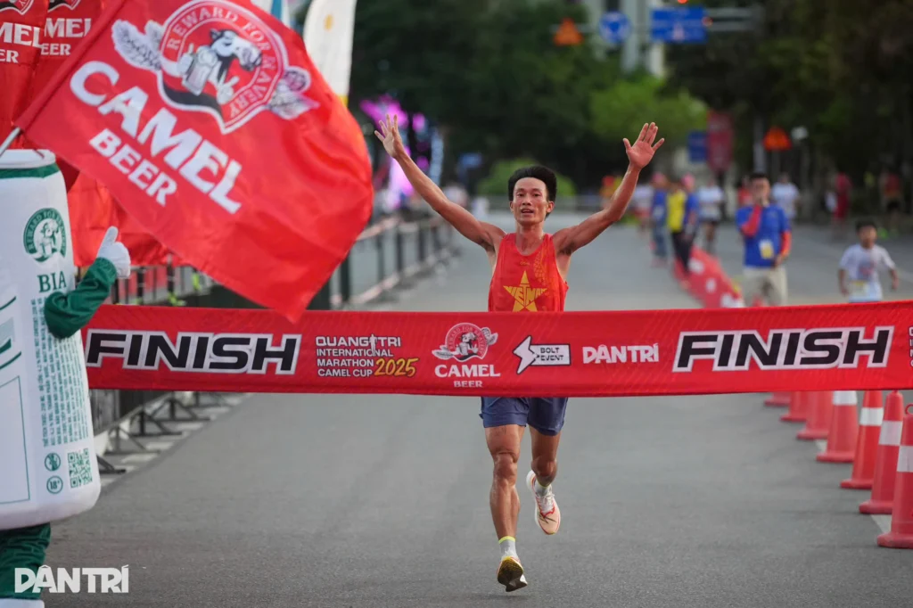 Khoảnh khắc ấn tượng, chạm cảm xúc cùng Quảng Trị International Marathon